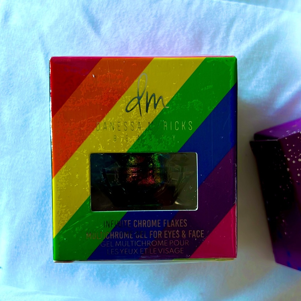 COPY - DANESSA MYRICKS Infinite Chrome Flakes Multichrome Gel for Eyes & Face